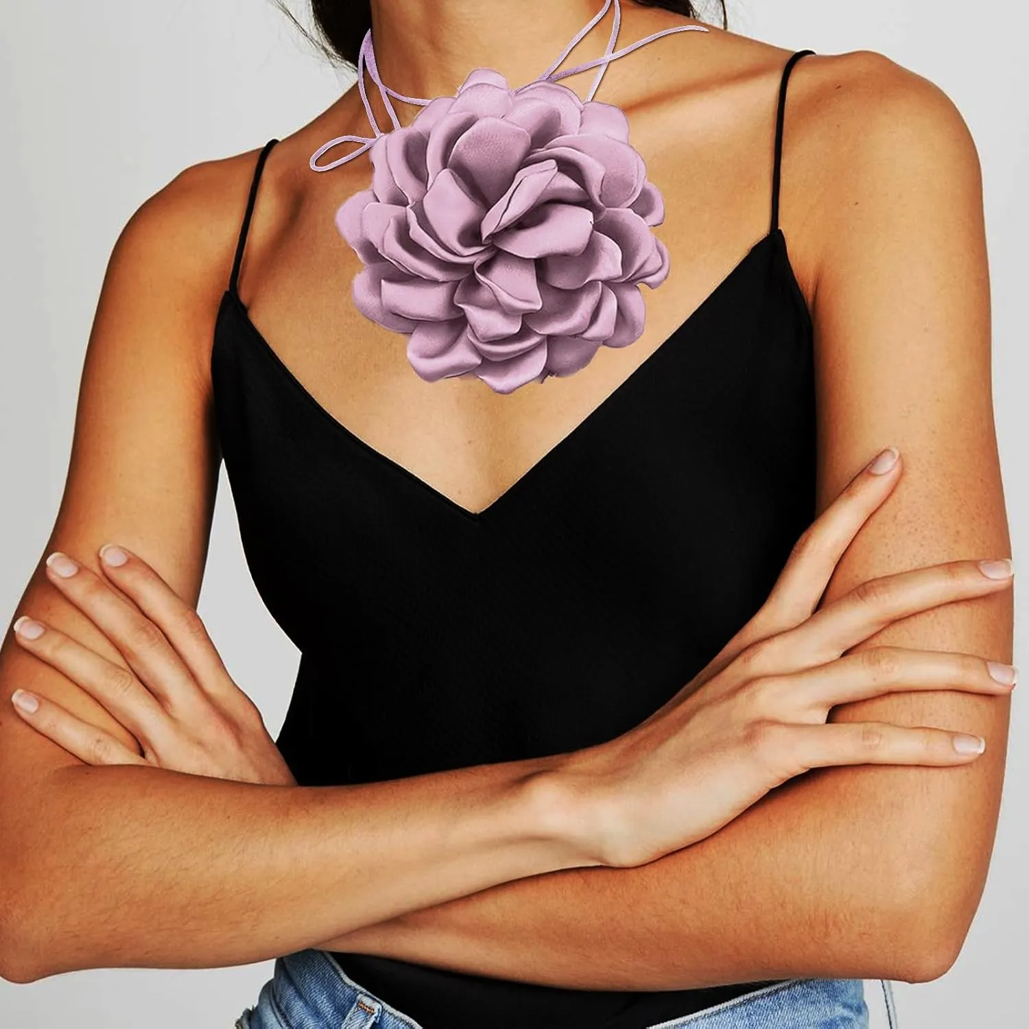Dainty Satin Rose Flower Brooches Flower Choker Necklace for Women Camellia Floral Brooches Lapel Pins Big Floral Chokers for Wedding Dance Dress Clothes Accessories