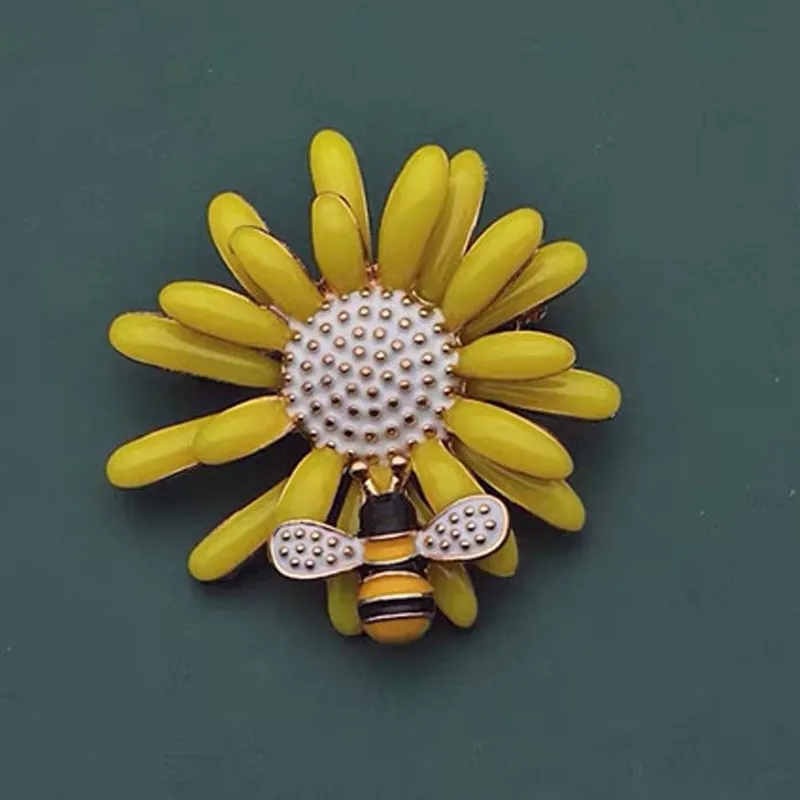 Luxury Creative Design Animal Cartoon Plant Brooch